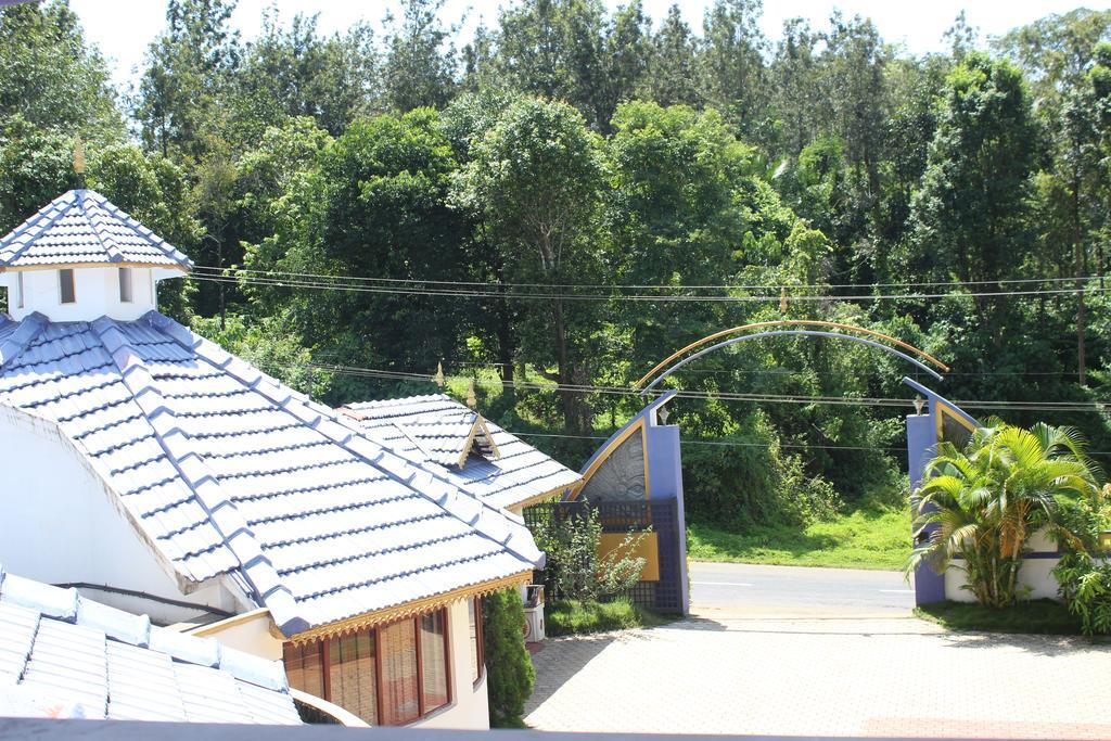 Wayanad Gate Resort Mananthavady Buitenkant foto