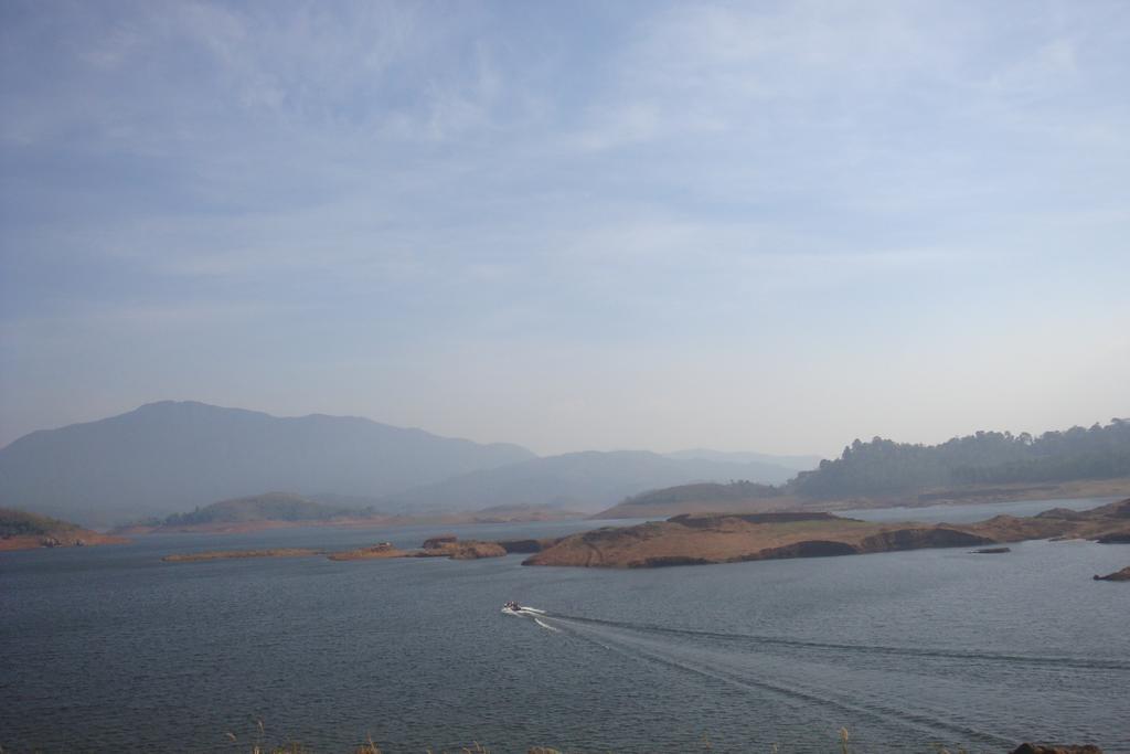 Wayanad Gate Resort Mananthavady Buitenkant foto